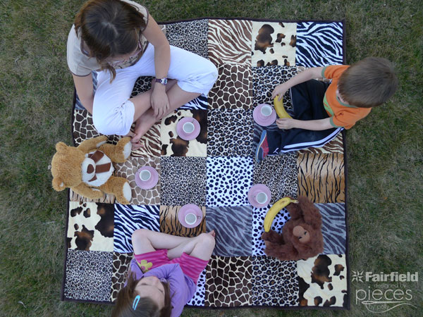 087-Cuddle-Picnic