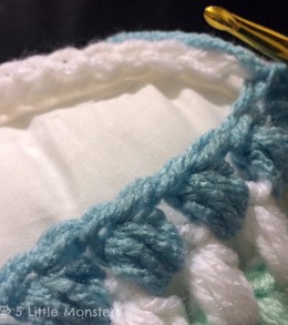 closing crochet pillow