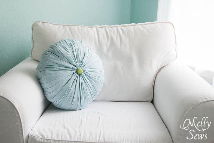 round-pleated-pillow-tutorial-7