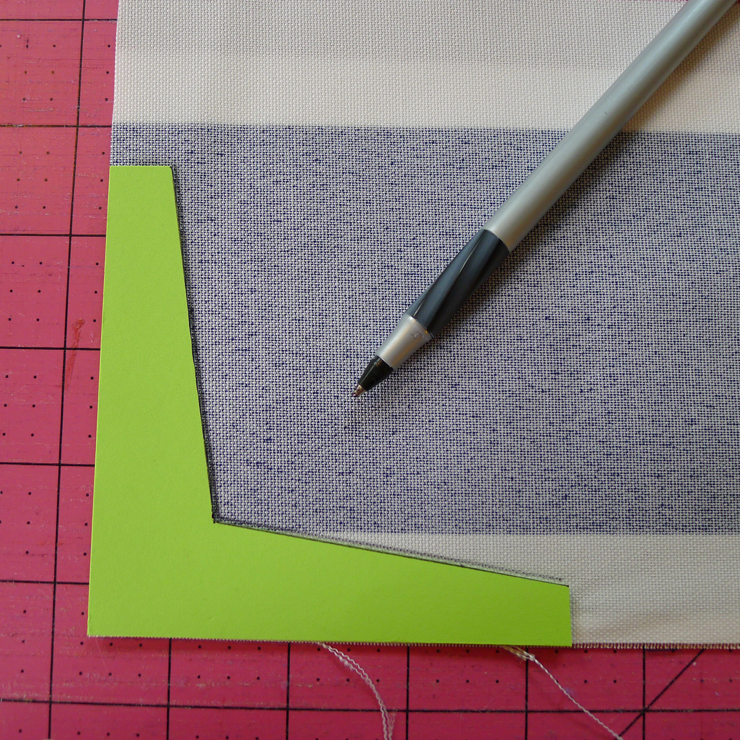 Perfectly Plump Pillow Corners Fairfield World Craft Projects