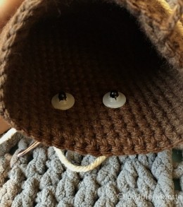 securing safety eyes