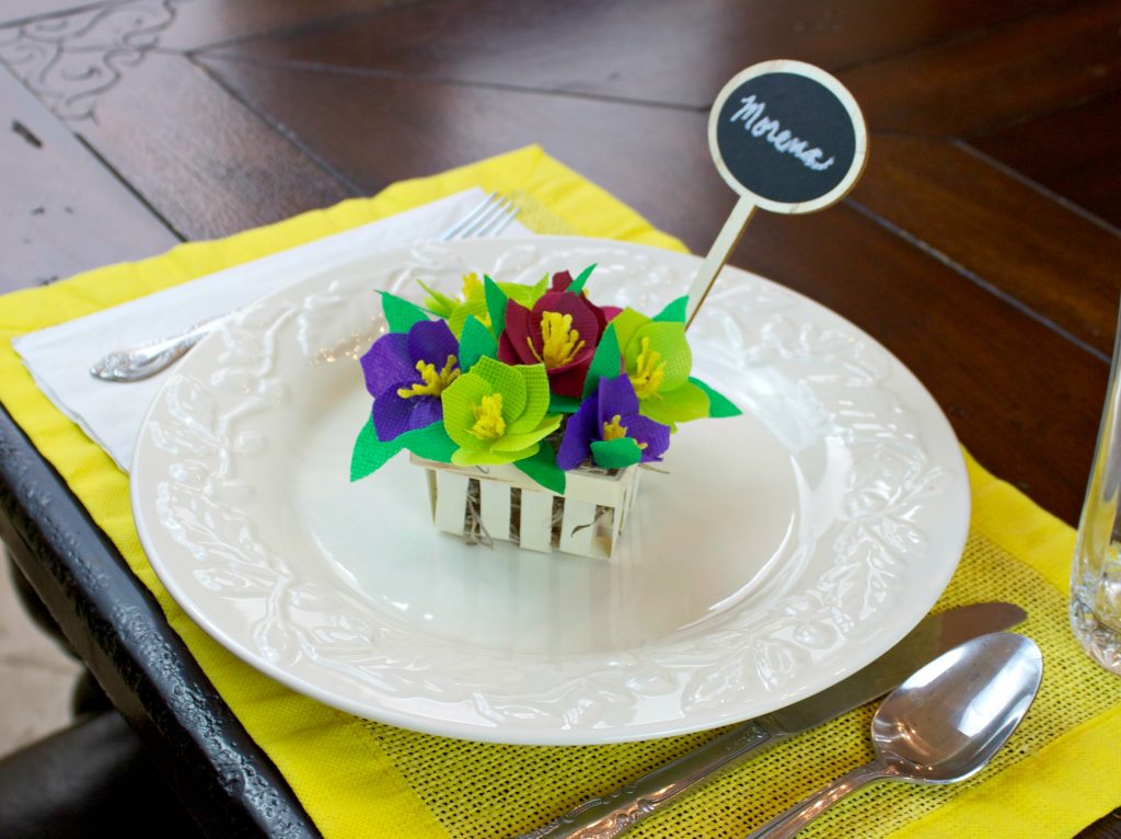 Oly*Fun Fabric Flower Place Card Holders Fairfield World Craft Projects