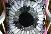 THREAD SKETCHING APPLIQUE DAISY PILLOW