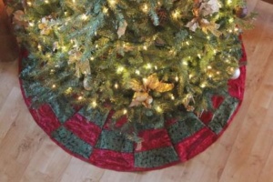 Quilted Christmas Tree Skirt 