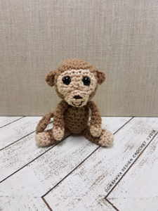 Baby Monkey by Oombawka Design (one of 10 free crochet patterns in the Softie Crochet Along 2018)