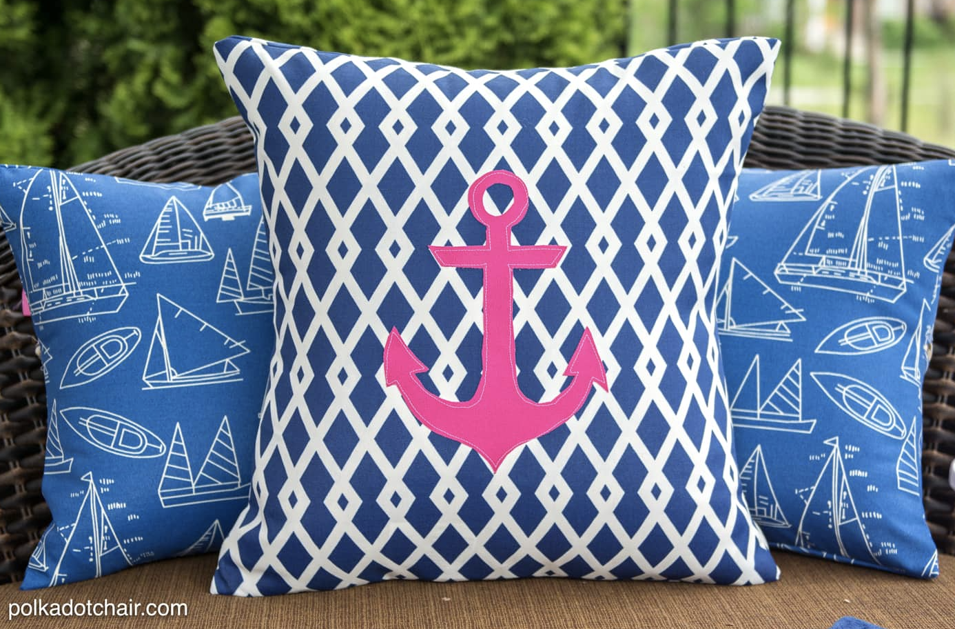 DIY outdoor pillows for BBQ party