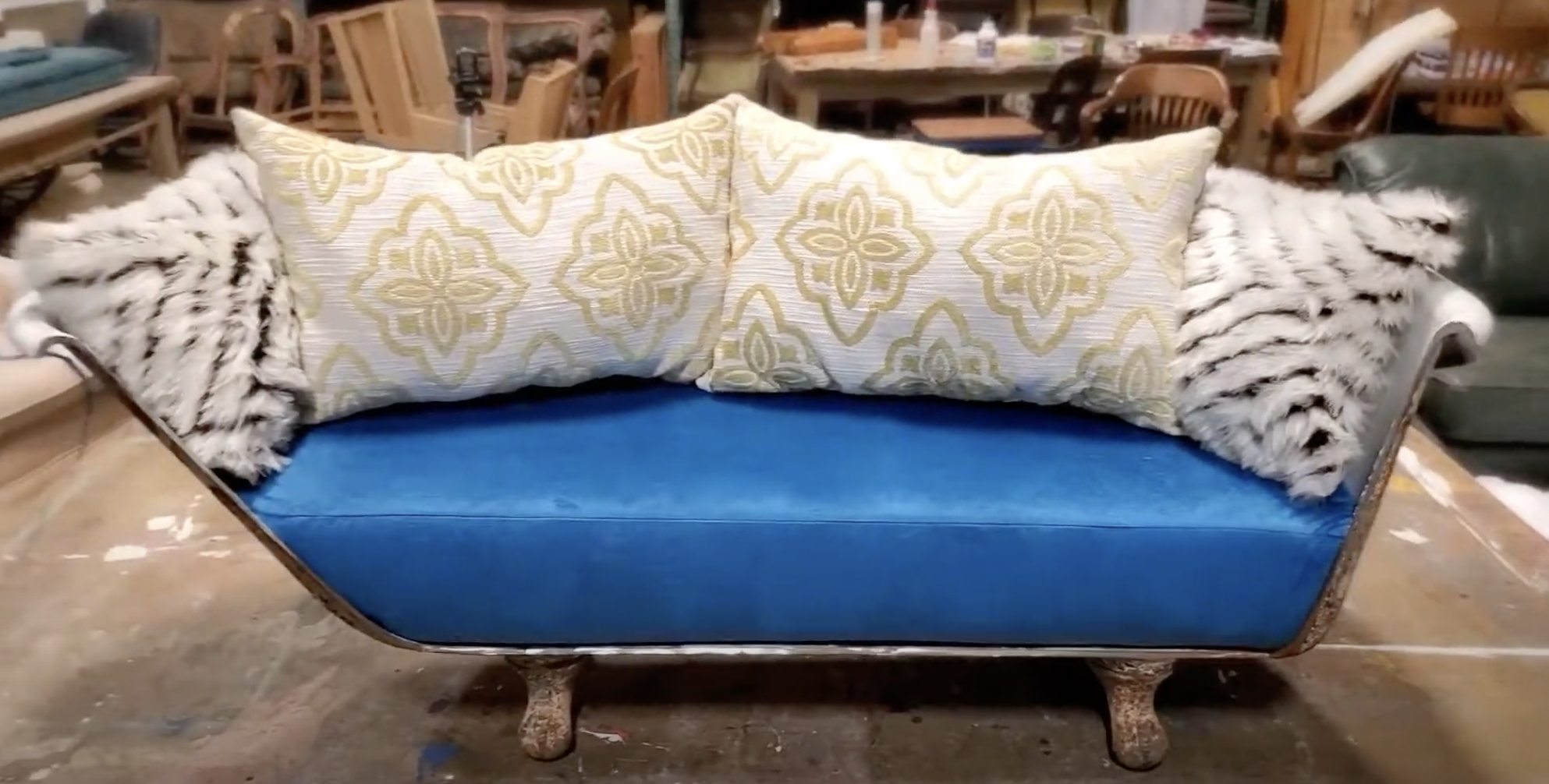 bathtub couch