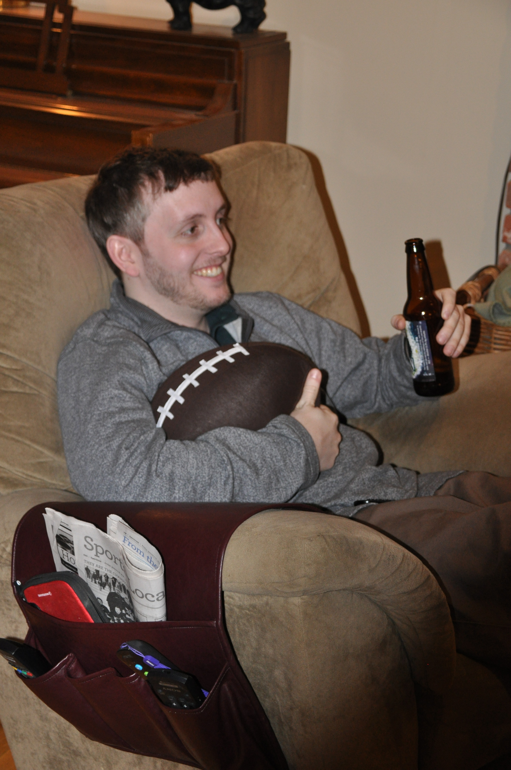 squishy football DIY