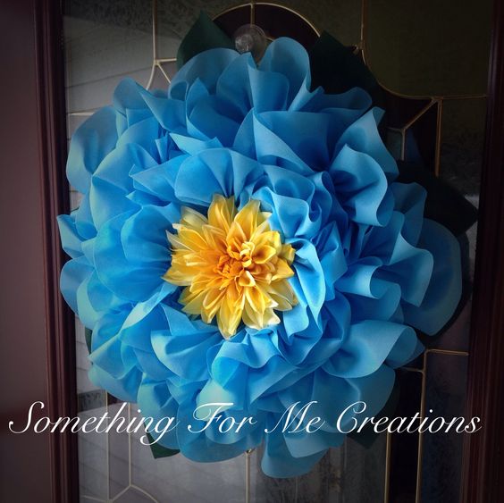 blue oly*fun flower wreath