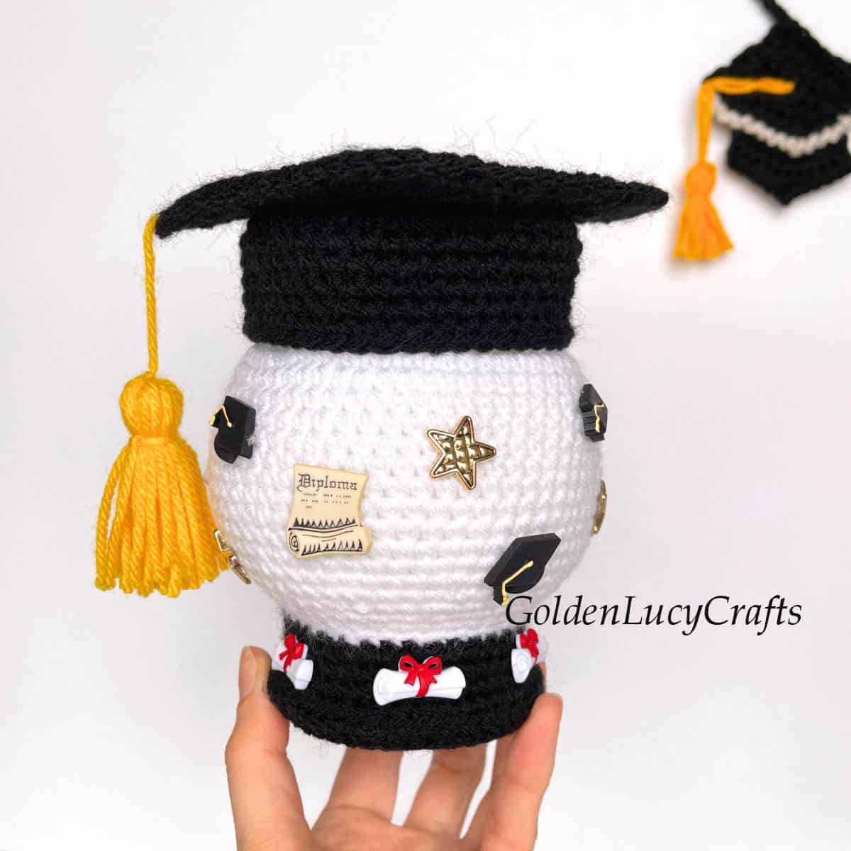 DIY Graduation Decor crochet