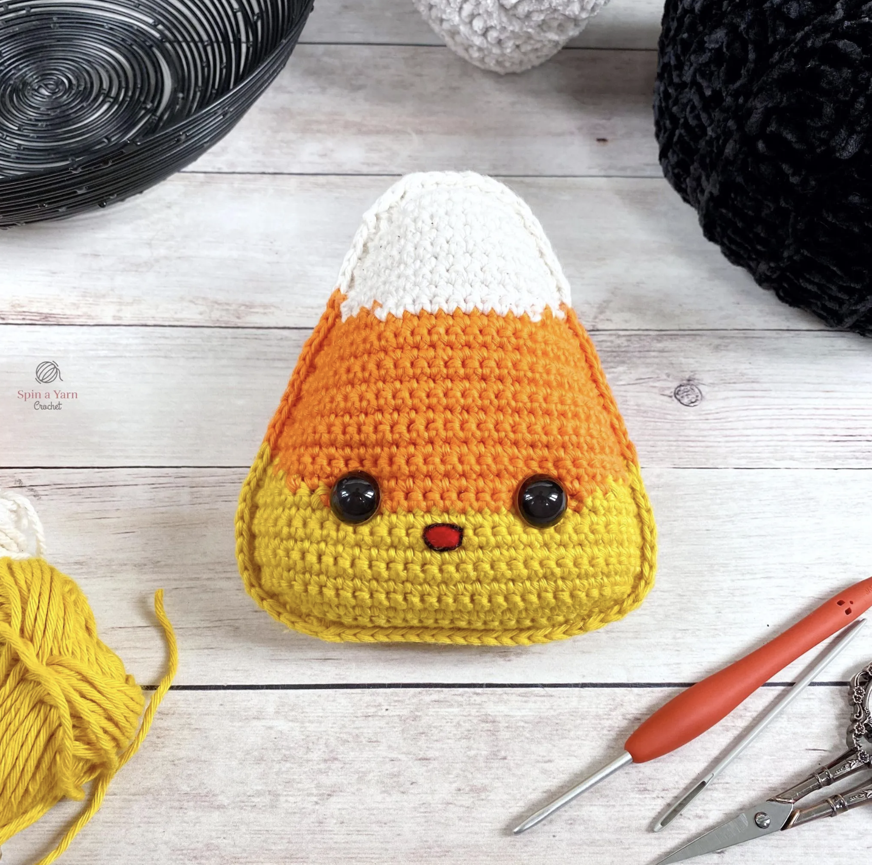amigurumi candy corn