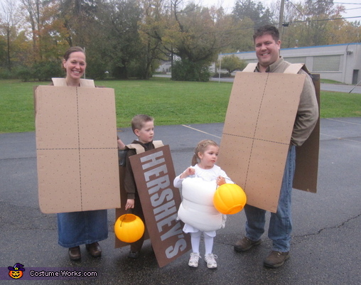 easy family costume idea