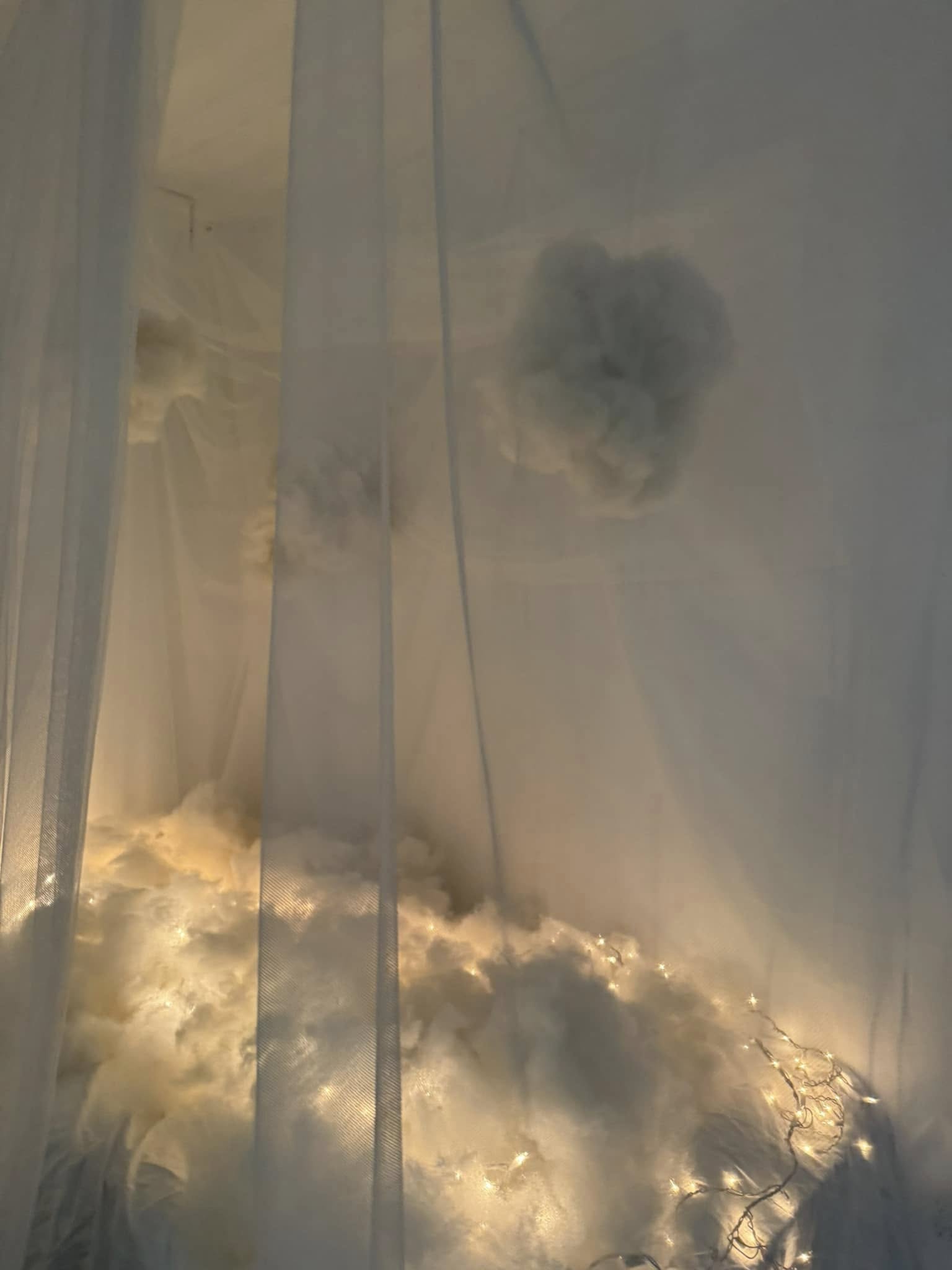 cloud photo backdrop DIY