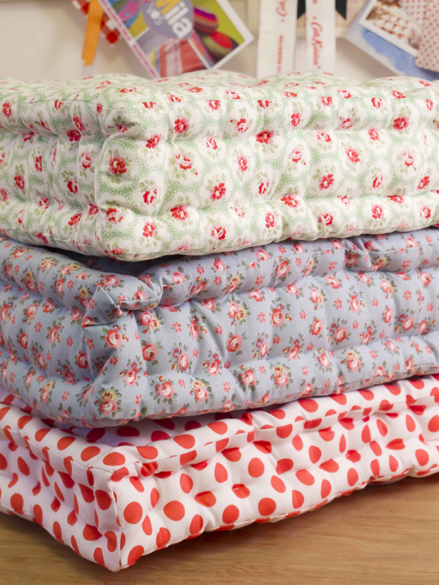 make quilted floor pillows for winter warmth