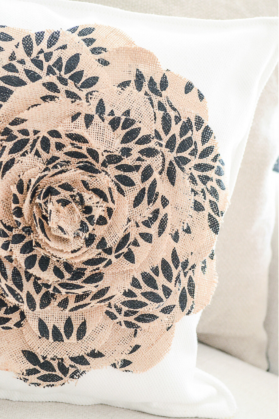 burlap flower pillow DIY