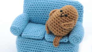 Couch Potato Amigurumi (free pattern by StringyDingDing)