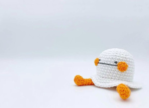 Oatly the Funny Ghost (free pattern by The Last Stitch on the Left)